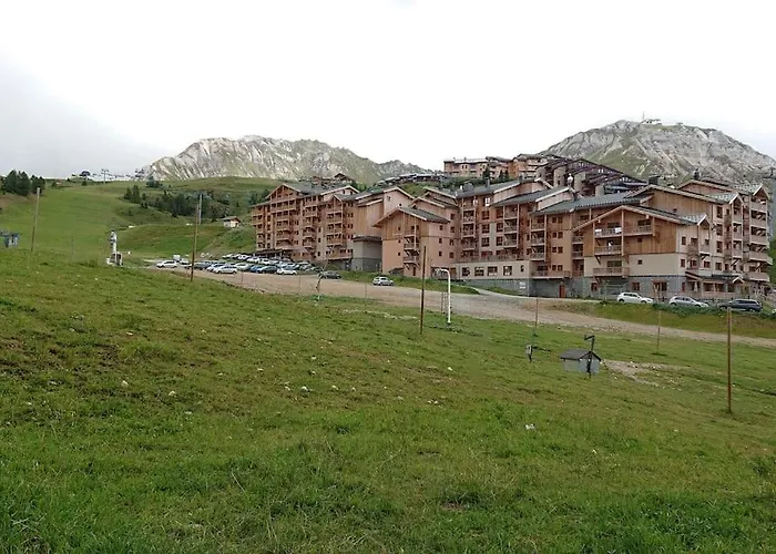 Plagne Soleil - Montsoleil -ski Aux Pieds-5 Personnes * La Plagne
