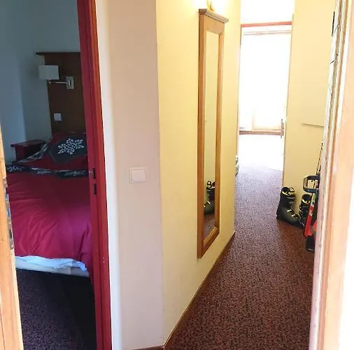 Plagne Soleil - Montsoleil -ski Aux Pieds-5 Personnes