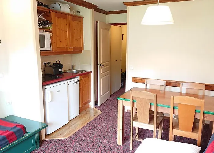 Plagne Soleil - Montsoleil -ski Aux Pieds-5 Personnes *